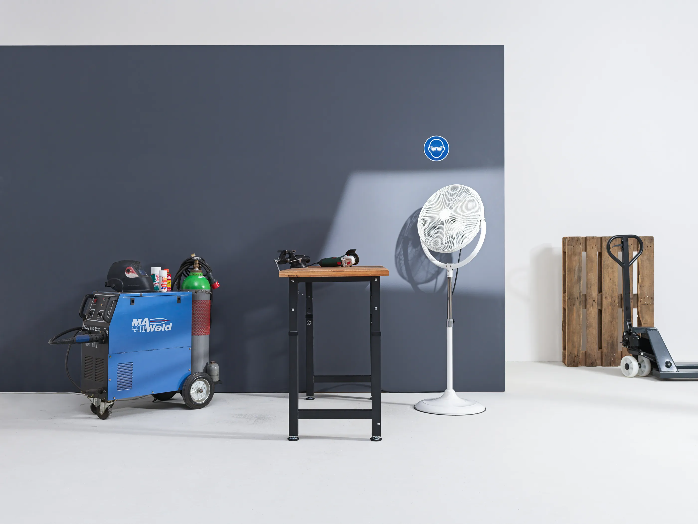 Industrie Raum mit Standventilator